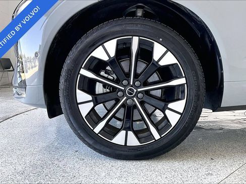 Certified 2026 Volvo XC60 B5 Plus AWD/4WD image 10