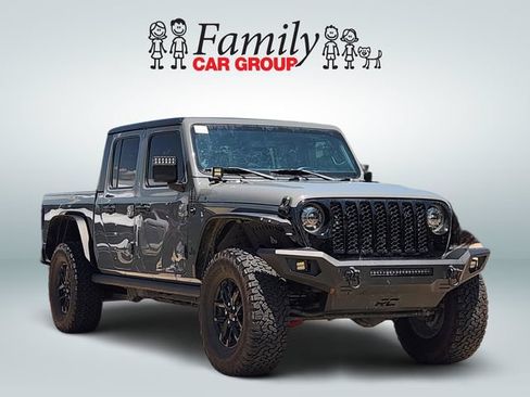 Used 2022 Jeep Gladiator Sport AWD/4WD image 2