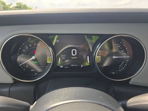 Used 2022 Jeep Wrangler Unlimited Sahara AWD/4WD image 12