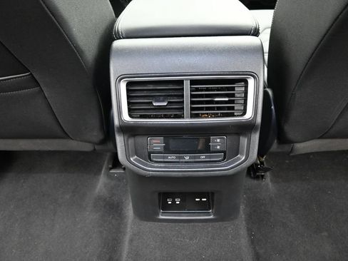 Used 2025 Volkswagen Atlas SE FWD image 20