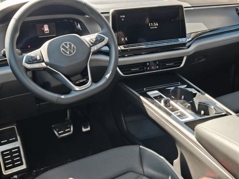 New 2026 Volkswagen Atlas Peak Edition AWD/4WD image 10