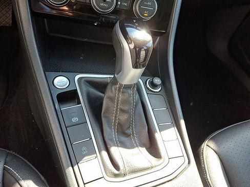 Used 2024 Volkswagen Jetta SE FWD image 14