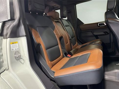 Used 2024 Ford Bronco Outer Banks image 30