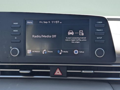 New 2025 Hyundai Elantra SE FWD image 14