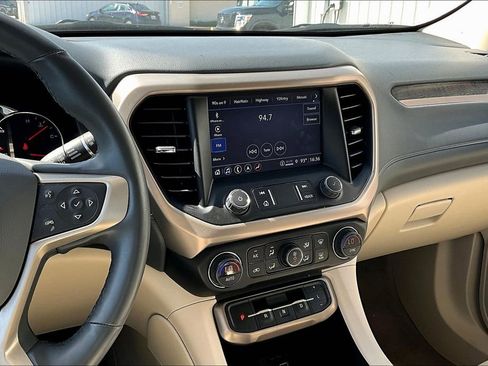 Used 2023 GMC Acadia Denali image 8