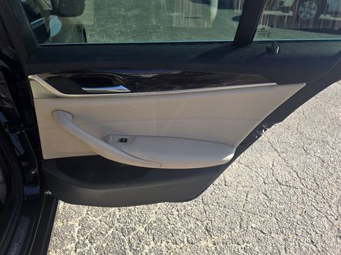 Used 2019 BMW 530i image 14