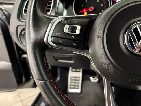 Used 2016 Volkswagen Golf image 21