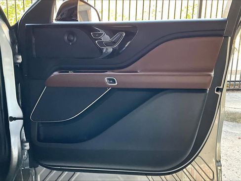 Used 2023 Lincoln Aviator Reserve w/ Equipment Group 201A image 22