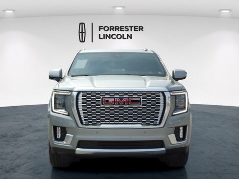 Used 2024 GMC Yukon Denali w/ Advanced Technology Package AWD/4WD image 8
