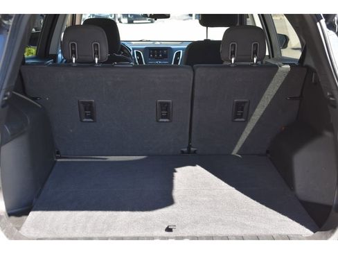 Used 2020 Chevrolet Equinox LT w/ Driver Convenience Package image 22