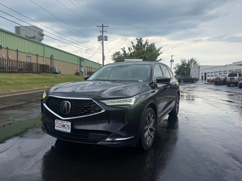 Used 2022 Acura MDX w/ Technology Package AWD/4WD image 2
