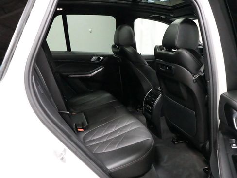 Used 2023 BMW X5 xDrive40i w/ Premium Package AWD/4WD image 9