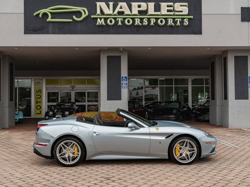 Used 2016 Ferrari California T RWD image 49