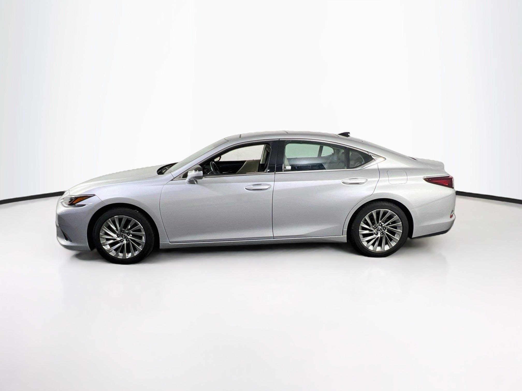 Used 2019 Lexus ES 350 Ultra Luxury w/ Accessory Package 2 FWD image 8
