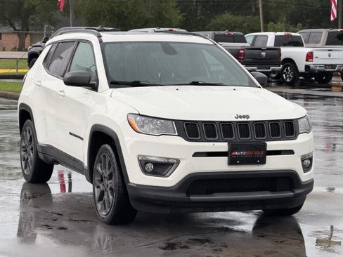 Used 2021 Jeep Compass Latitude w/ Sun and Sound Group AWD/4WD image 3