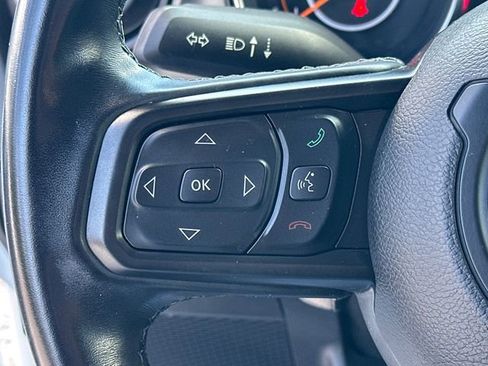 Used 2021 Jeep Gladiator Overland AWD/4WD image 26