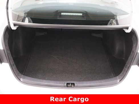 Used 2025 Toyota Corolla LE image 28