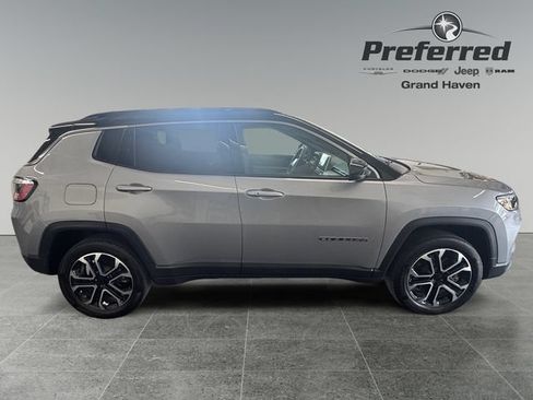 Used 2023 Jeep Compass Limited AWD/4WD image 9