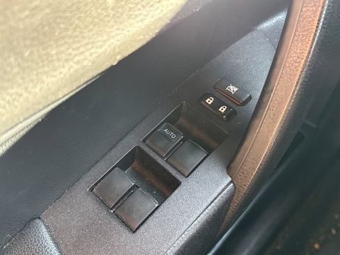 Used 2018 Toyota Corolla SE FWD image 21