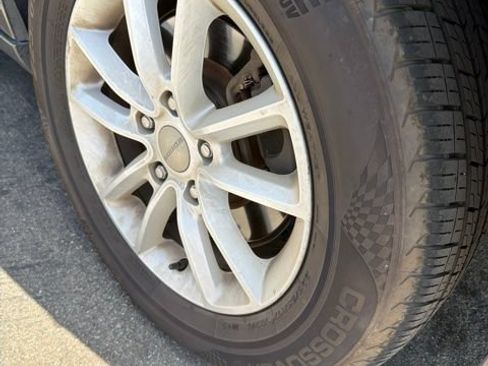 Used 2019 Dodge Grand Caravan SXT FWD image 14