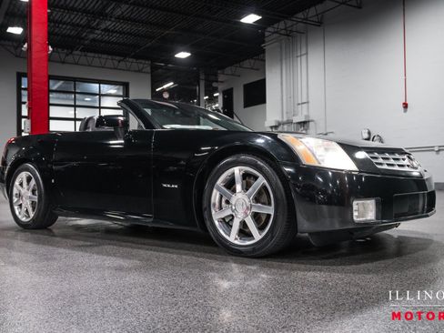 Used 2006 Cadillac XLR RWD image 7