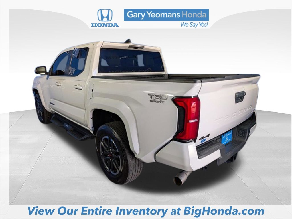 Used 2025 Toyota Tacoma TRD Sport AWD/4WD image 8