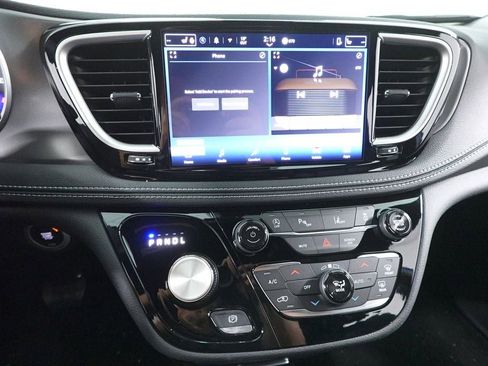 New 2026 Chrysler Pacifica Select w/ S Appearance Package FWD image 19