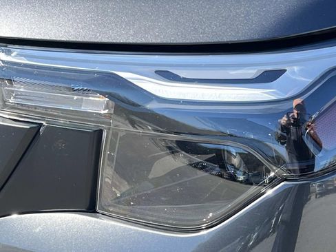 Used 2025 Subaru Forester Base w/ Convenience Package #1 image 9