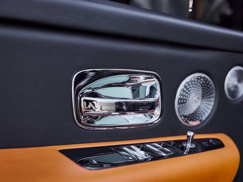 Used 2022 Rolls-Royce Cullinan Black Badge w/ Dark Exterior Package image 35