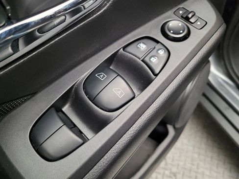 Used 2023 Nissan Kicks SV image 27