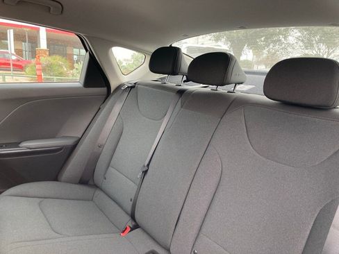 Used 2025 Kia K4 LXS image 11