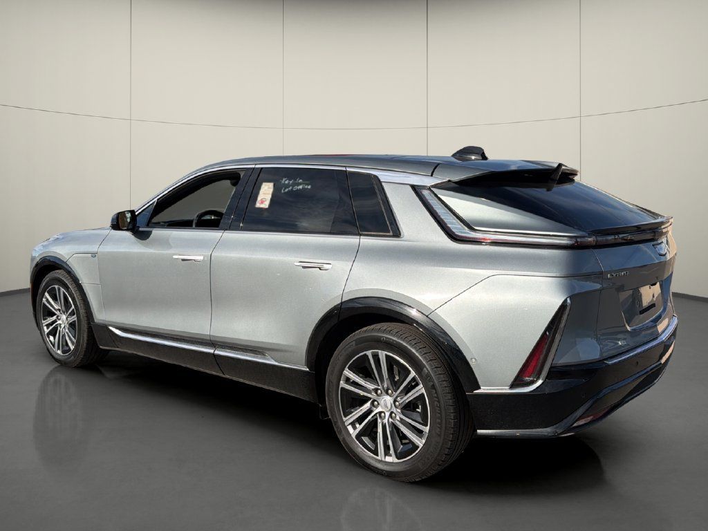 Used 2024 Cadillac Lyriq Luxury RWD image 5