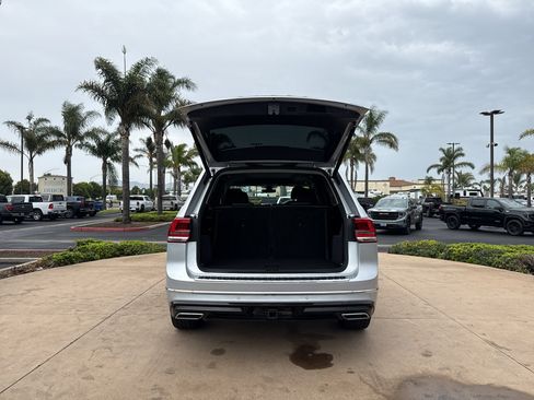 Used 2019 Volkswagen Atlas SEL R-Line AWD/4WD image 18
