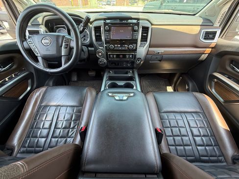 Used 2018 Nissan Titan Platinum Reserve w/ Platinum Utility Package AWD/4WD image 16