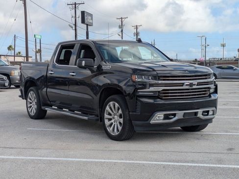 Used 2019 Chevrolet Silverado 1500 High Country w/ Technology Package image 3