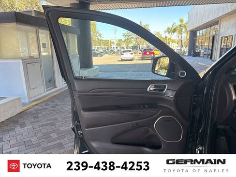 Used 2016 Jeep Grand Cherokee Summit image 20