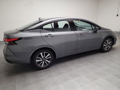 Used 2021 Nissan Versa SV FWD image 10