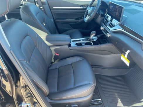 New 2025 Nissan Altima 2.5 SR image 29