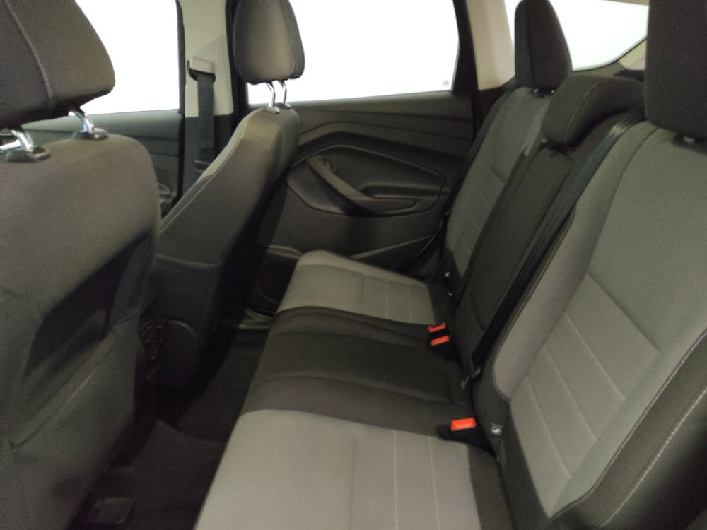 Used 2016 Ford Escape SE w/ Equipment Group 201A AWD/4WD image 18