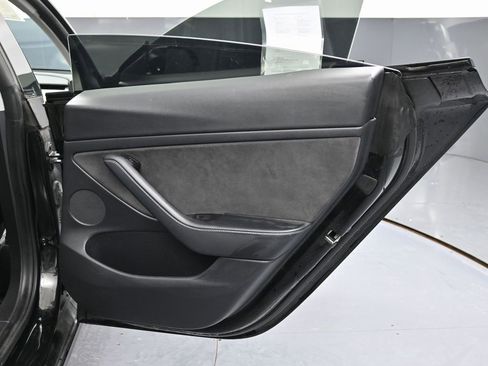 Used 2021 Tesla Model 3 Standard Range Plus image 42