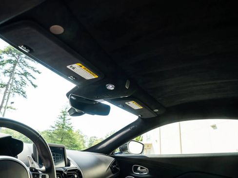 Used 2019 Aston Martin V8 Vantage Coupe RWD image 26