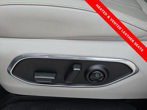 Used 2022 Jeep Wagoneer Series III AWD/4WD image 16