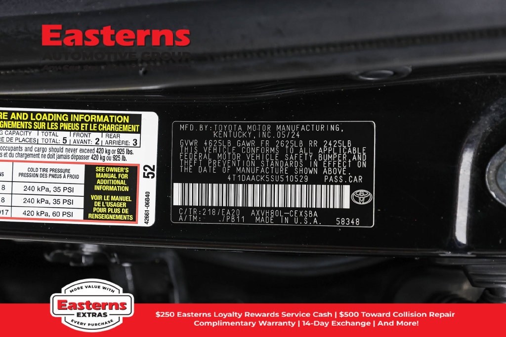Used 2025 Toyota Camry SE FWD image 35