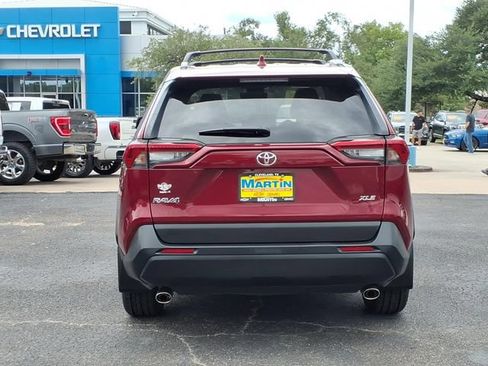 Used 2022 Toyota RAV4 XLE Premium FWD image 6