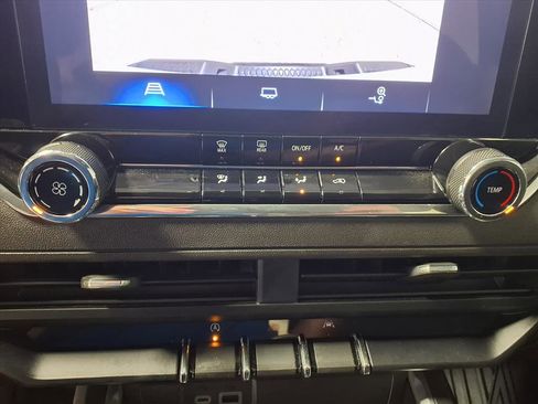 Used 2023 Chevrolet Colorado Trail Boss image 14