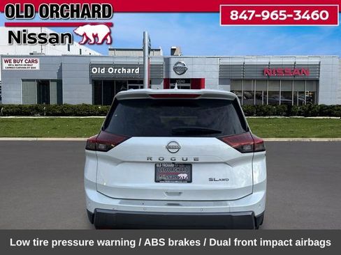 Used 2024 Nissan Rogue SL AWD/4WD image 7