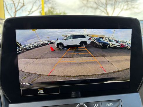 Used 2025 Chevrolet Blazer LT image 24