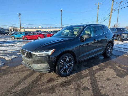 Used 2019 Volvo XC60 T6 Momentum w/ Multimedia Package image 13
