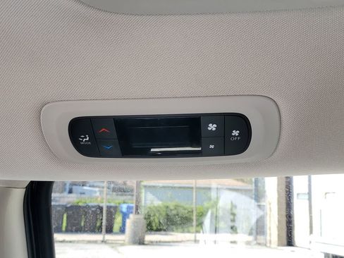 Used 2023 Chrysler Voyager LX FWD image 15