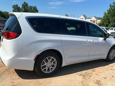 New 2026 Chrysler Voyager LX image 8